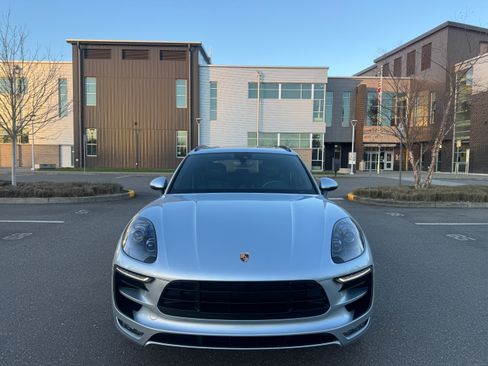 Used 2017 Porsche Macan GTS image 4