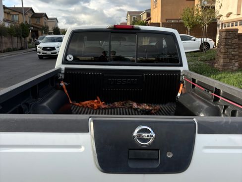 Used 2004 Nissan Frontier XE Desert Runner w/ (VTP) Value Truck Pkg image 12