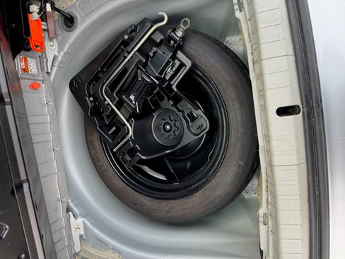 Used 2013 Toyota Prius Three FWD image 11