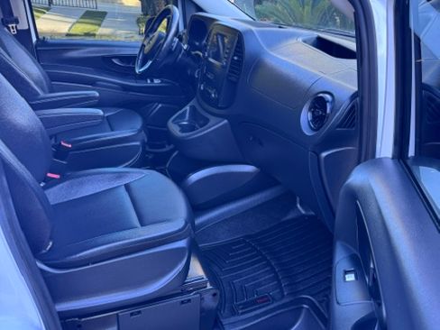 Used 2022 Mercedes-Benz Metris image 11
