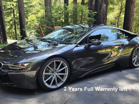 Used 2019 BMW i8 Coupe image 1