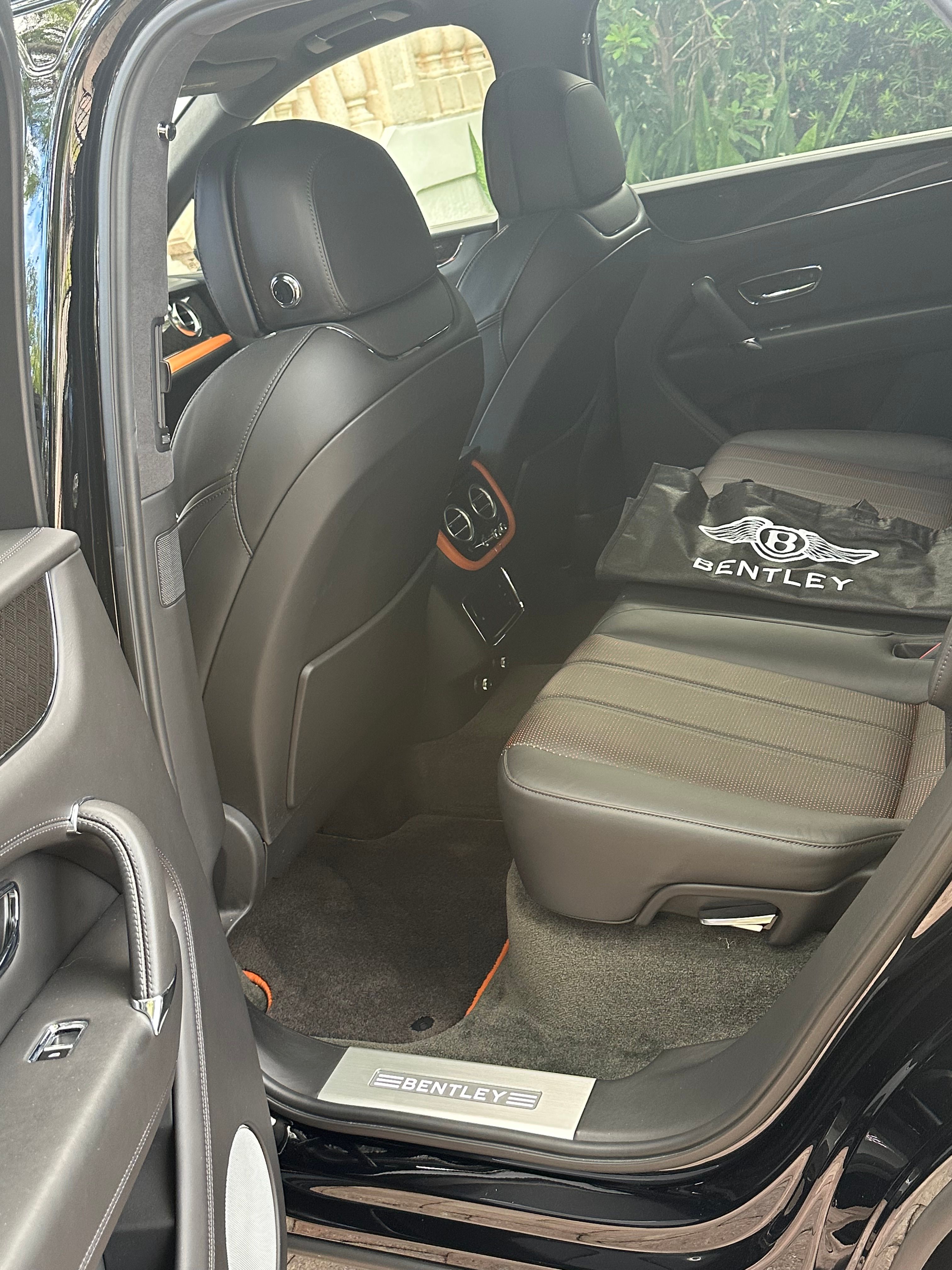 Used 2020 Bentley Bentayga AWD/4WD image 12