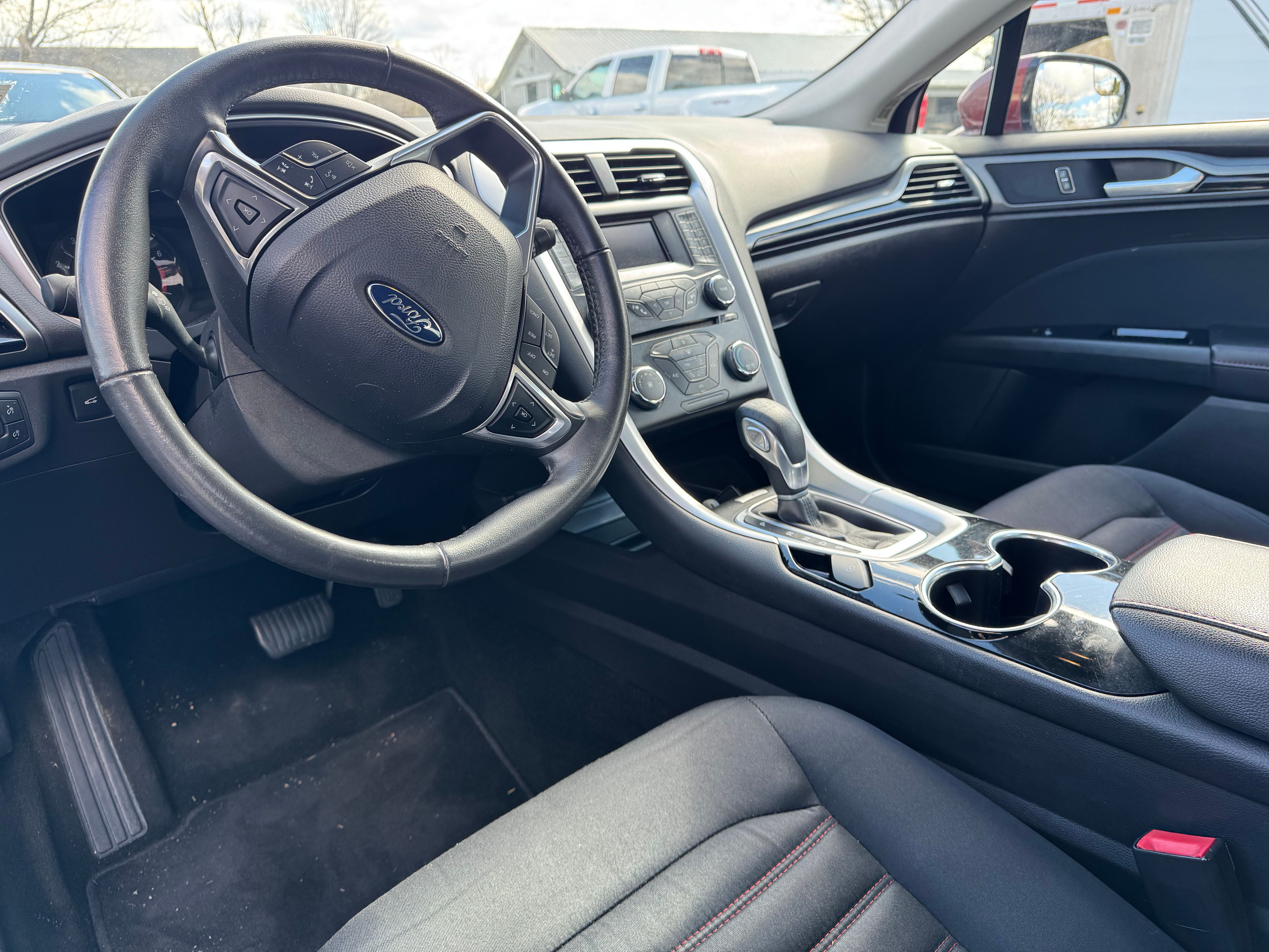 Used 2014 Ford Fusion SE w/ Equipment Group 201A FWD image 11