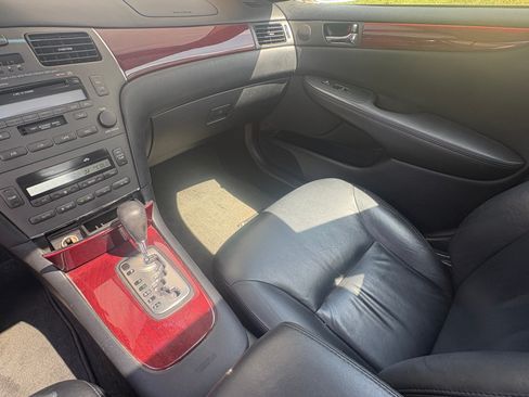 Used 2002 Lexus ES 330 FWD image 10