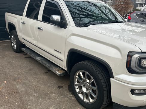 Used 2018 GMC Sierra 1500 Denali image 2