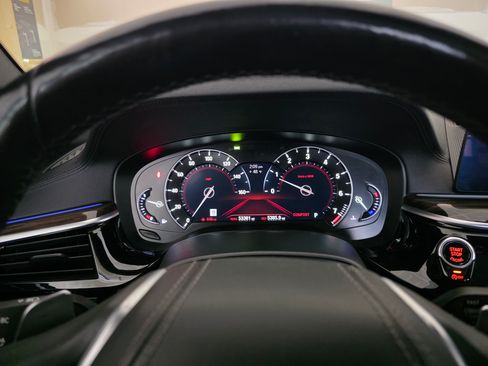 Used 2017 BMW 540i xDrive image 23