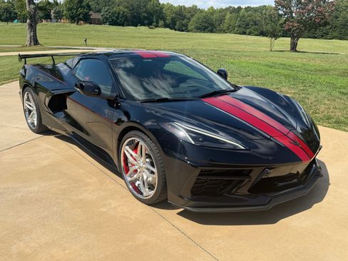 Used 2021 Chevrolet Corvette Stingray Premium Conv w/ Z51 Performance Package RWD image 2