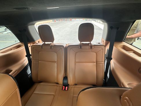 Used 2020 Lincoln Aviator Black Label w/ Class IV Trailer Tow Package AWD/4WD image 16