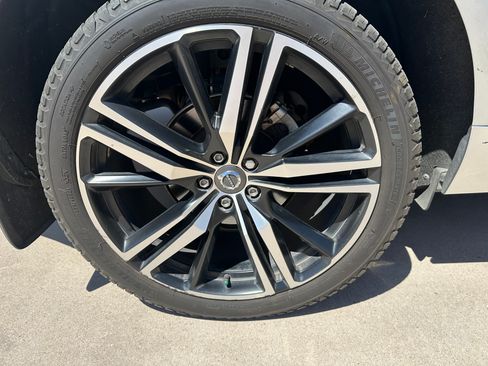 Used 2021 Volvo XC60 T5 R-Design w/ Protection Package Premier AWD/4WD image 23