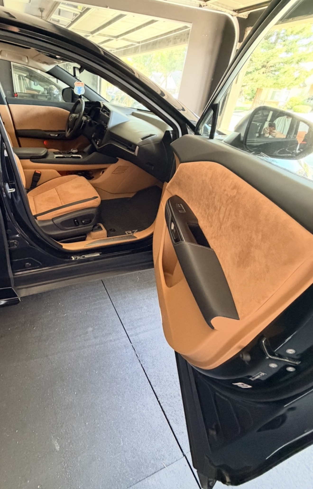 Used 2023 Lexus RZ 450e Premium w/ Accessory Package (2T) AWD/4WD image 5