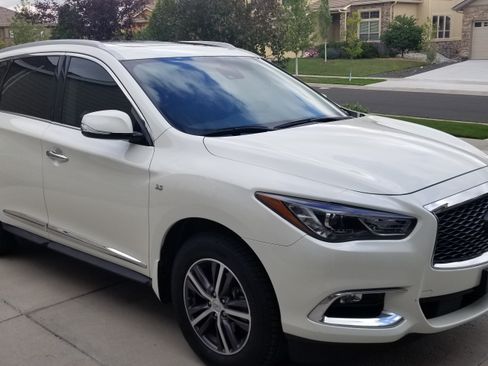Used 2019 INFINITI QX60 Luxe image 2