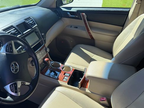 Used 2013 Toyota Highlander Limited AWD/4WD image 10
