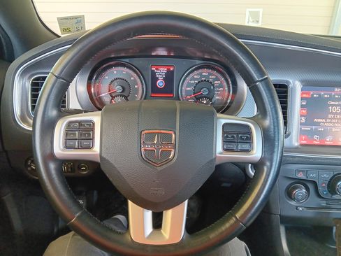 Used 2014 Dodge Charger R/T image 12