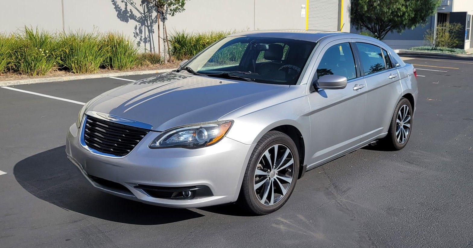 Used 2013 Chrysler 200 Limited w/ Sun/Sound Group FWD image 1