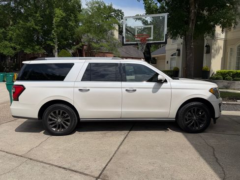 Used 2019 Ford Expedition Max Limited w/ Equipment Group 301A RWD image 9