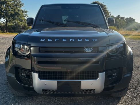 Used 2023 Land Rover Defender 130 First Edition image 8