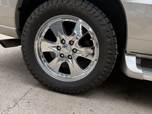 Used 2005 Cadillac Escalade AWD image 11