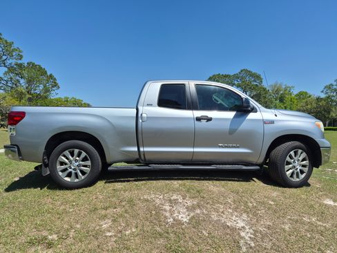 Used 2012 Toyota Tundra SR5 w/ SR5 Pkg image 1