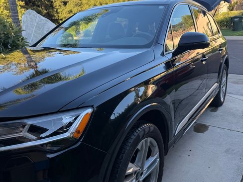 Used 2021 Audi Q7 2.0T Premium w/ Convenience Package AWD/4WD image 2