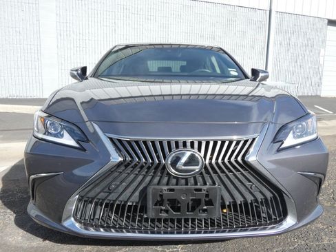 Used 2019 Lexus ES 350 F Sport image 4