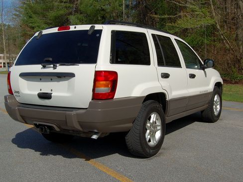 Used 2004 Jeep Grand Cherokee Laredo w/ Convenience Group image 12