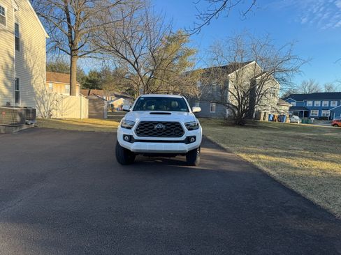 Used 2022 Toyota Tacoma TRD Sport image 8