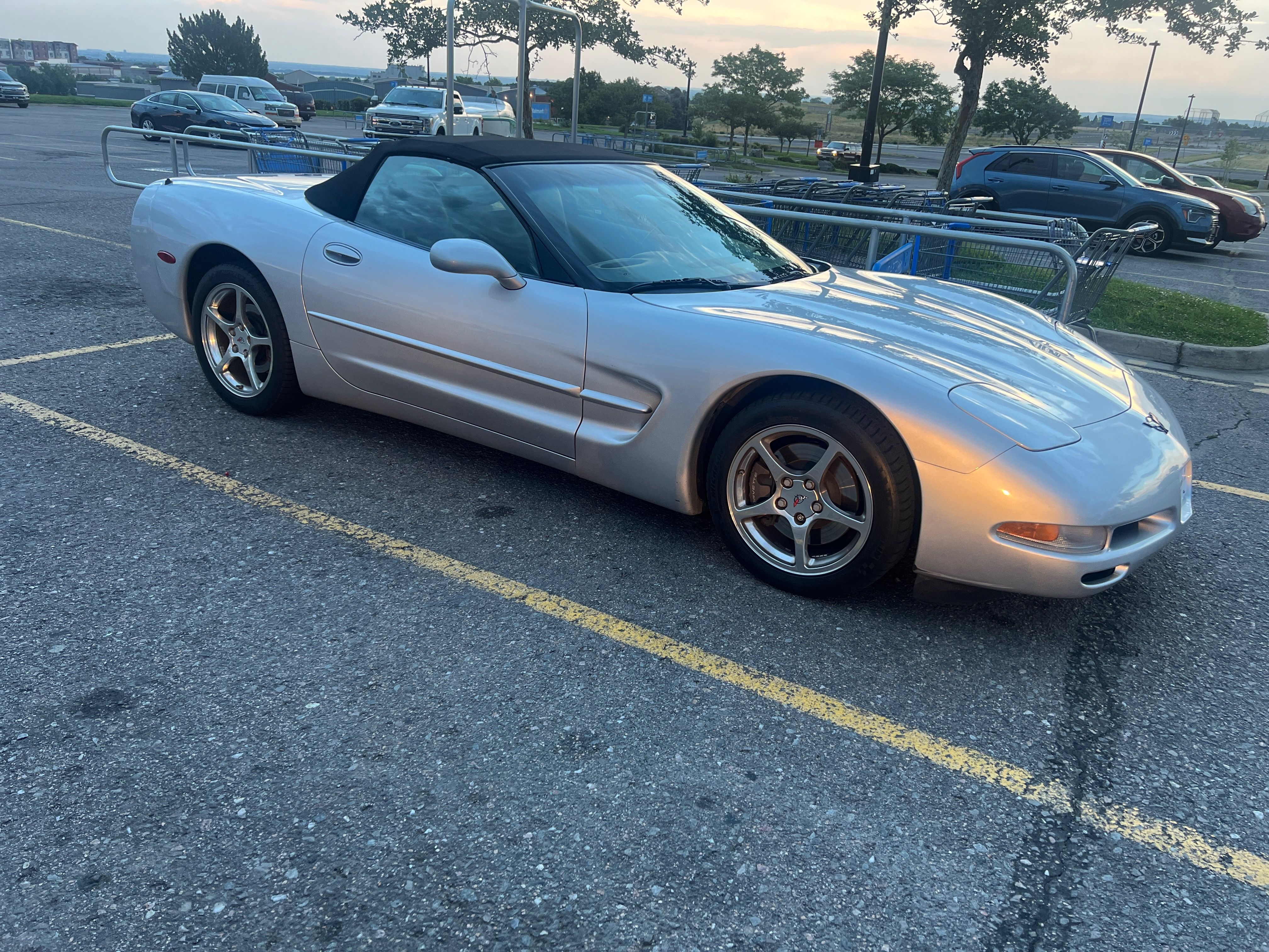 Used 2002 Chevrolet Corvette Convertible RWD image 2