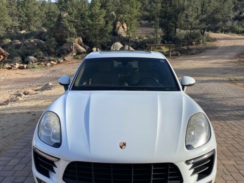 Used 2016 Porsche Macan S image 2