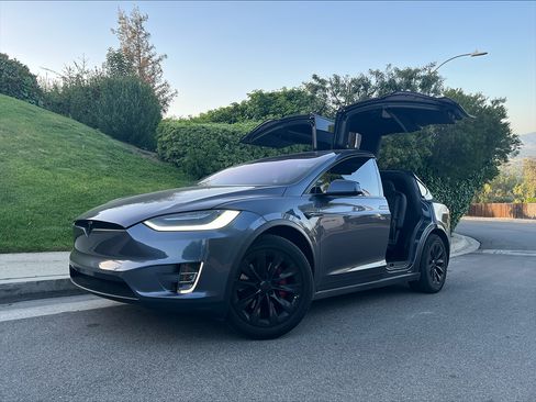 Used 2021 Tesla Model X Performance image 8
