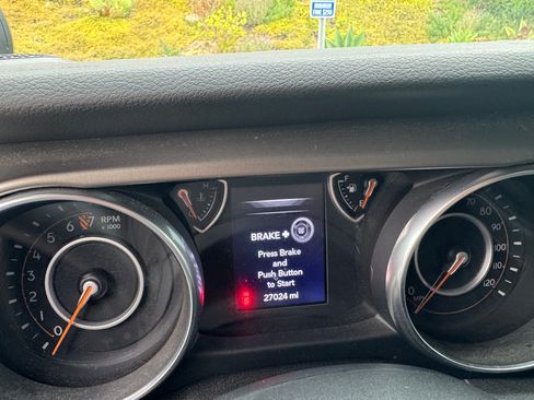 Used 2018 Jeep Wrangler Unlimited Sport S AWD/4WD image 13