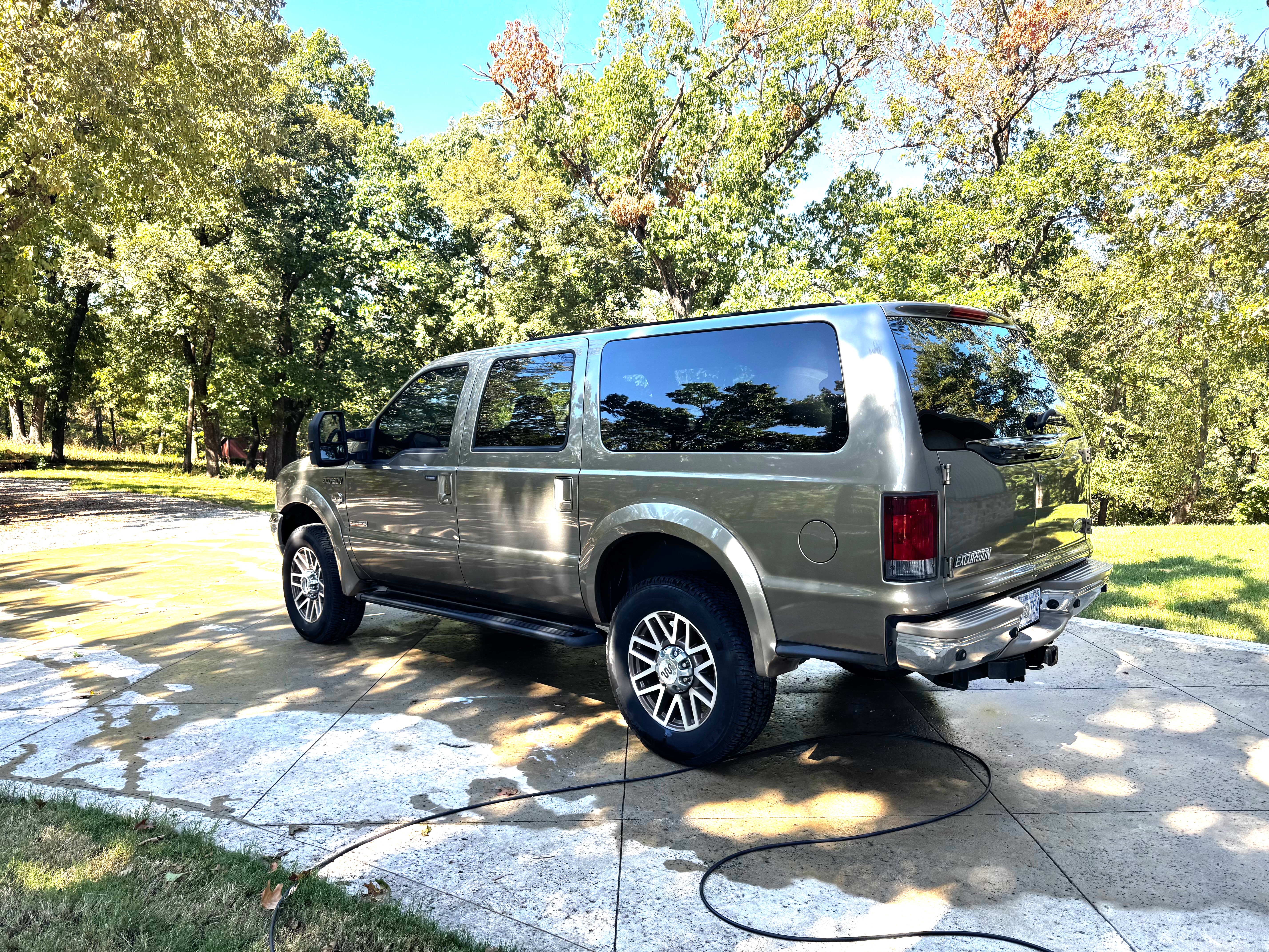 Used 2002 Ford Excursion Limited AWD/4WD image 16
