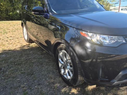 Used 2018 Land Rover Discovery SE image 14