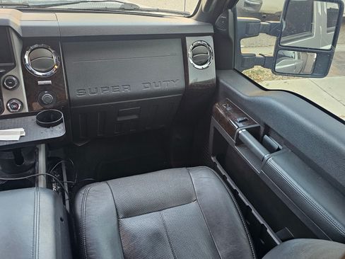 Used 2015 Ford F350 Platinum image 12