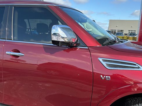 Used 2021 Nissan Armada Platinum w/ Captain's Chairs Package image 7