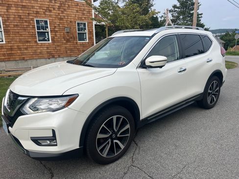 Used 2018 Nissan Rogue SL w/ Premium Package image 1