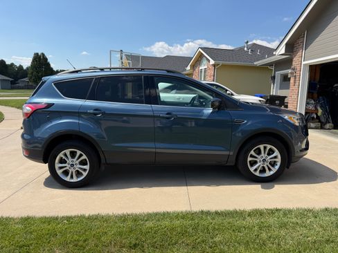 Used 2018 Ford Escape SEL AWD/4WD image 4
