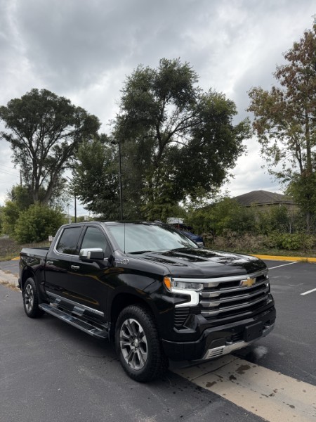 Used 2024 Chevrolet Silverado 1500 High Country w/ Technology Package AWD/4WD image 1