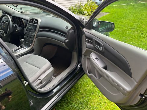 Used 2013 Chevrolet Malibu LS FWD image 15