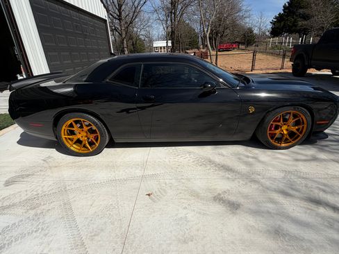 Used 2016 Dodge Challenger SRT Hellcat image 10
