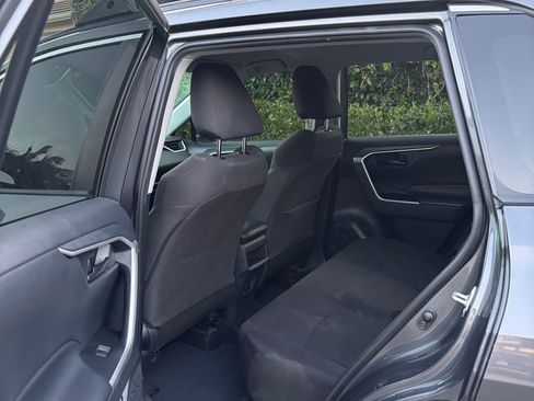 Used 2019 Toyota RAV4 LE w/ Carpet Mat Package FWD image 11