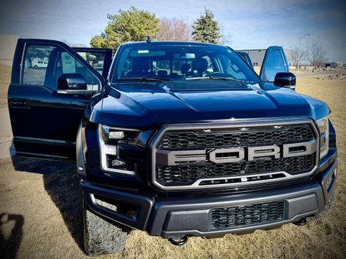 Used 2020 Ford F150 Raptor w/ Equipment Group 802A Luxury image 4