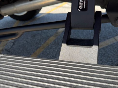 Used 2010 Chevrolet Silverado 2500 LTZ w/ Convenience Package AWD/4WD image 16