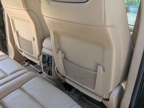 Used 2014 Jeep Grand Cherokee Overland AWD/4WD image 15