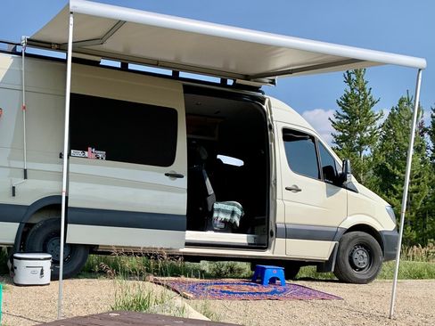 Used 2017 Mercedes-Benz Sprinter 2500 image 4