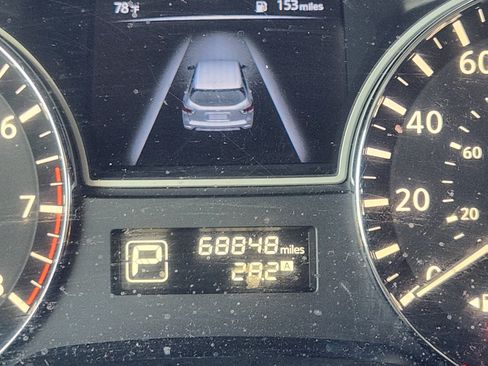 Used 2015 Nissan Pathfinder SV image 9