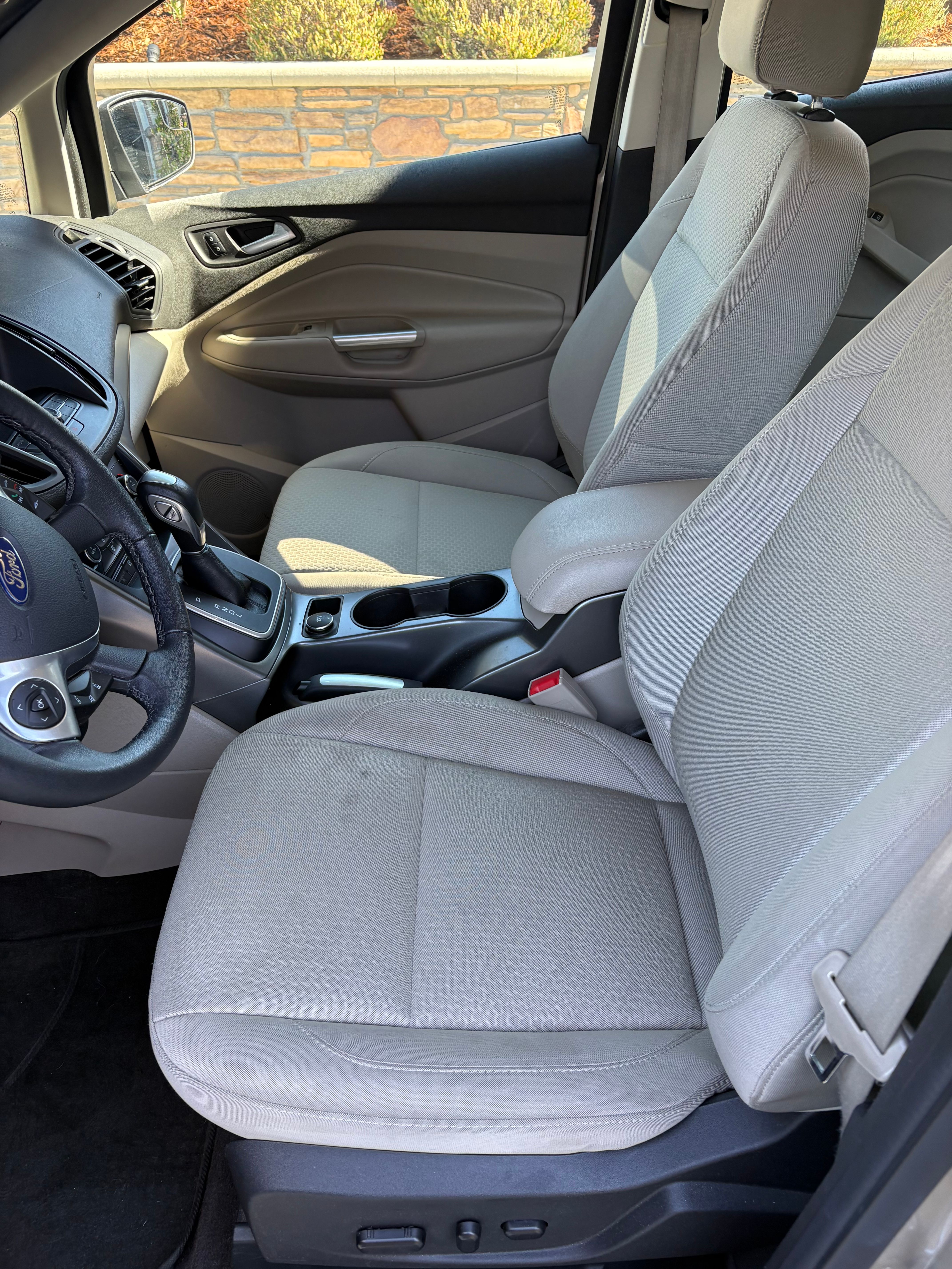 Used 2017 Ford C-MAX SE w/ Equipment Group 201A FWD image 12