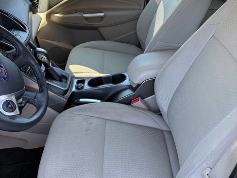 Used 2017 Ford C-MAX SE w/ Equipment Group 201A FWD image 12