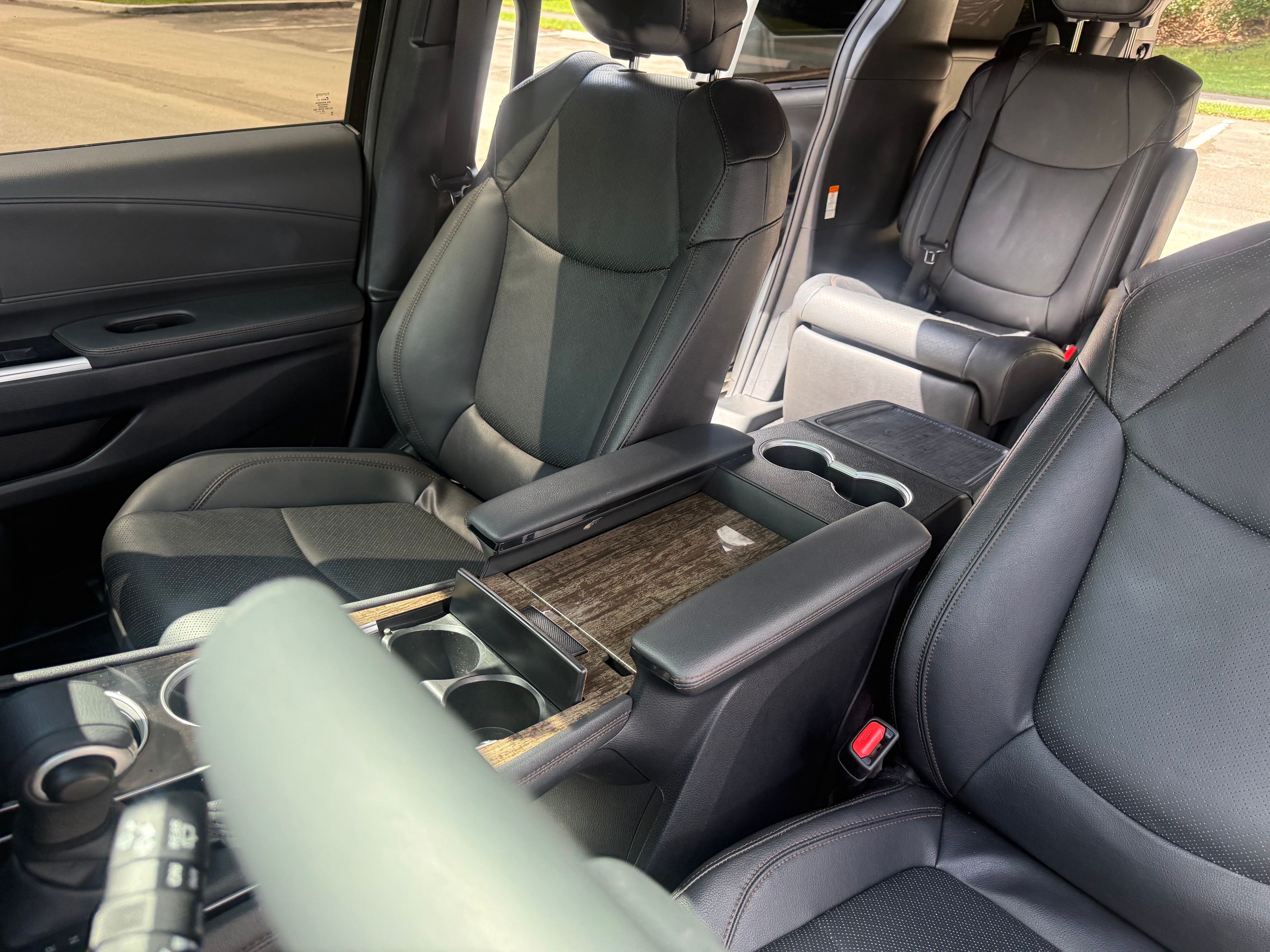 Used 2026 Toyota Sienna Platinum AWD/4WD image 9