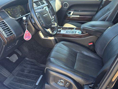 Used 2017 Land Rover Range Rover HSE image 14