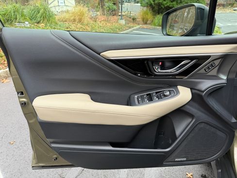 Used 2021 Subaru Outback Limited image 16